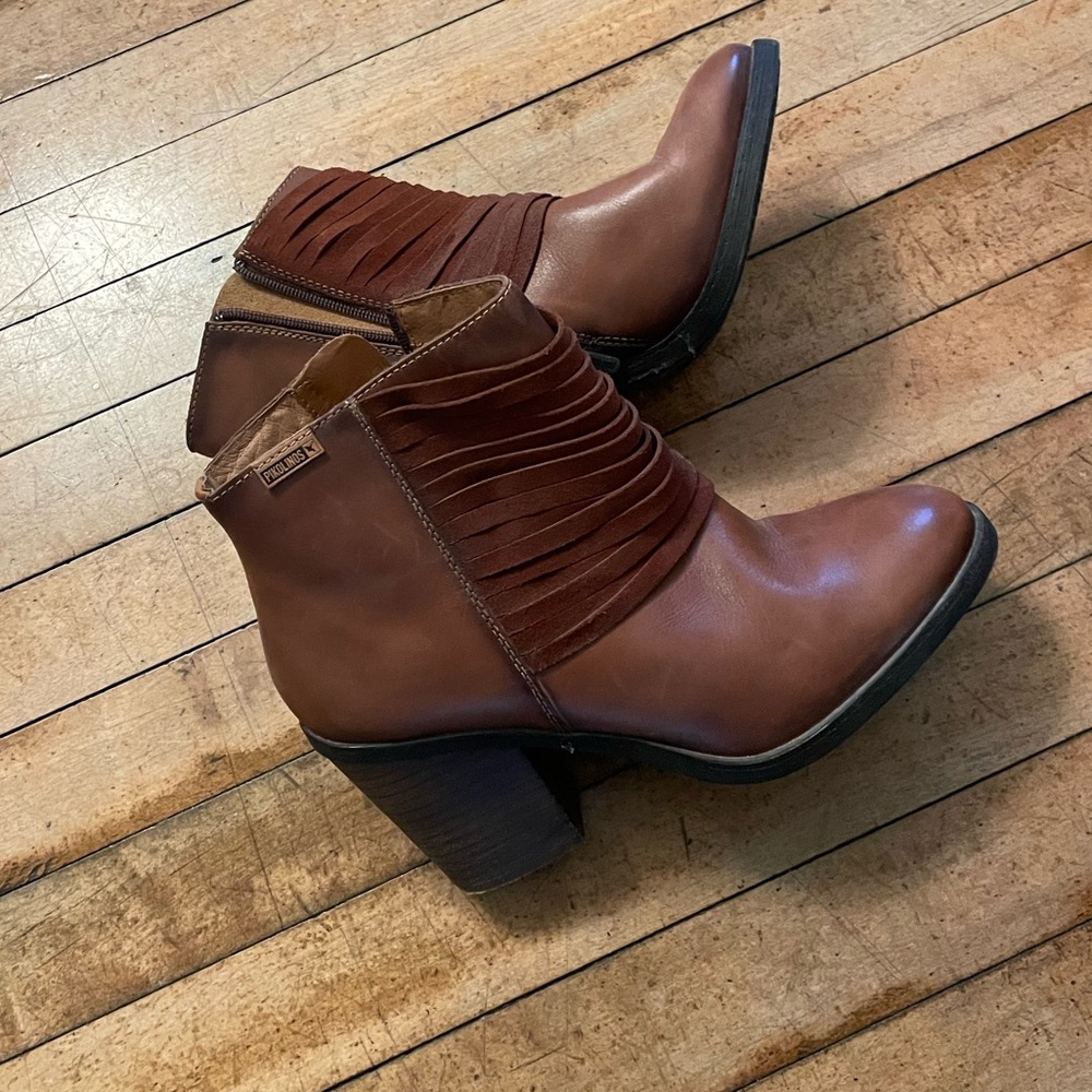 Pikolinos zip heeled ankle boots